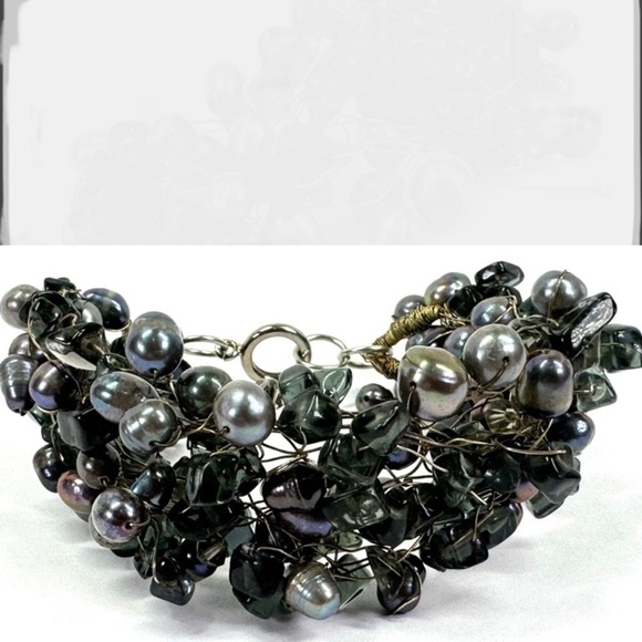 Vintage brutalist woven gray baroque pearls & smokey quartz chips wire bracelet - Picture 3 of 11